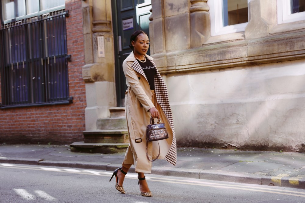 C6CBBC7B-FC56-44BB-84A2-556655DAE398